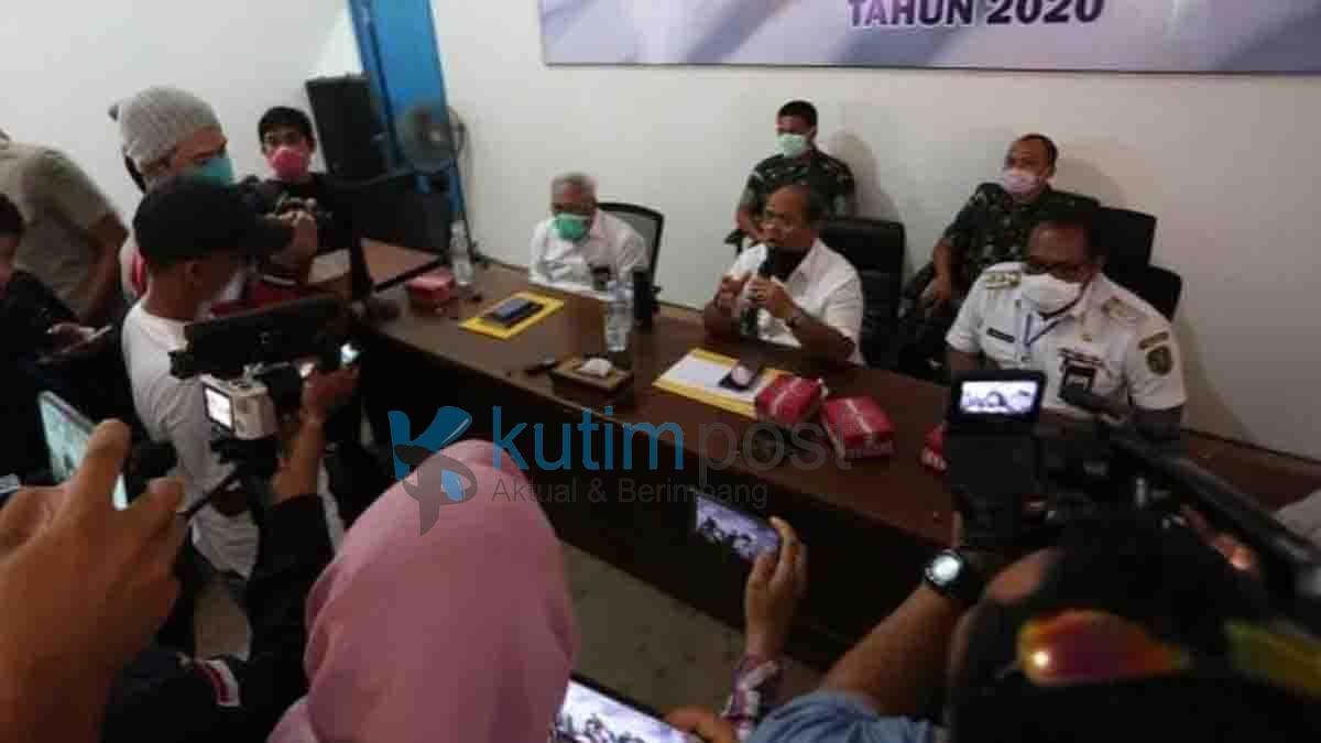 Warga Miskin Gratis Selama 3 Bulan Bupati Kutim Warga Miskin Gratis Selama 3 Bulan Tidak Bayar Listrik dan PDAM kutim post