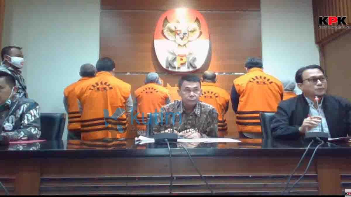 Ismunandar dan Istri ditetapkan Menjadi Tersangka Suap Ismunandar dan Istri ditetapkan Menjadi Tersangka Suap