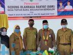 Irawansyah Resmikan GOR Tepian Baru Bengalon dan Serahkan 42 KTP EL Untuk Warga Bengalon Irawansyah Resmikan GOR Tepian Baru Bengalon dan Serahkan 42 KTP EL Untuk Warga Bengalon