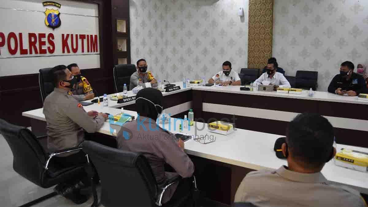 Kapolres Kutim Berencana Membangun Kampung Tangguh Perangi Covid-19 Kapolres Kutim Berencana Membangun Kampung Tangguh Perangi Covid-19