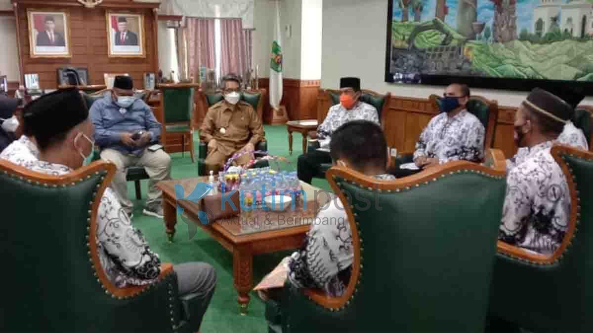 Bupati Kutim Jadi Penasihat PGRI Kutim Demi Kemajuan Pendidikan Bupati Kutim Jadi Penasihat PGRI Kutim Demi Kemajuan Pendidikan