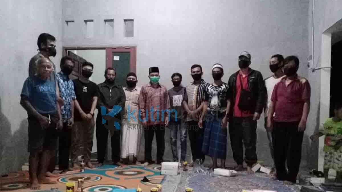Joni, Warga Tepian Baru Bengalon Berharap Listrik Segera Masuk ke Desanya Joni, Warga Tepian Baru Bengalon Berharap Listrik Segera Masuk ke Desanya