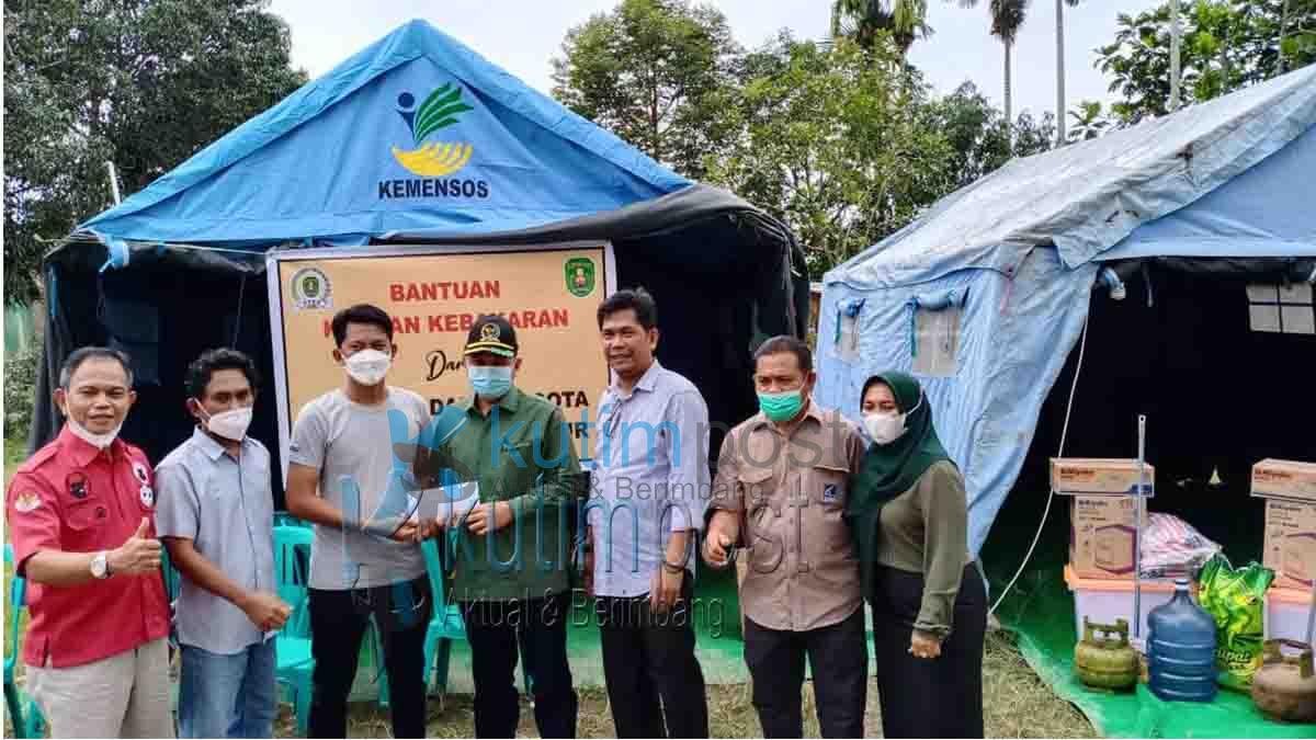 Bantu Korban Kebakaran, Ketua DPRD Kutim Semoga Bisa Meringankan Beban Warga Yang Terdampak Bantu Korban Kebakaran, Ketua DPRD Kutim Semoga Bisa Meringankan Beban Warga Yang Terdampak