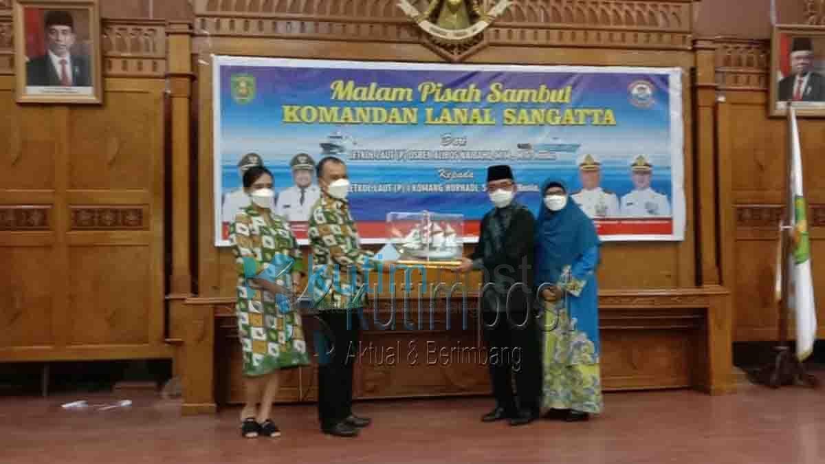 Bupati Hadiri Malam Pisah Sambut Komandan Lanal Sangatta Bupati Hadiri Malam Pisah Sambut Komandan Lanal Sangatta