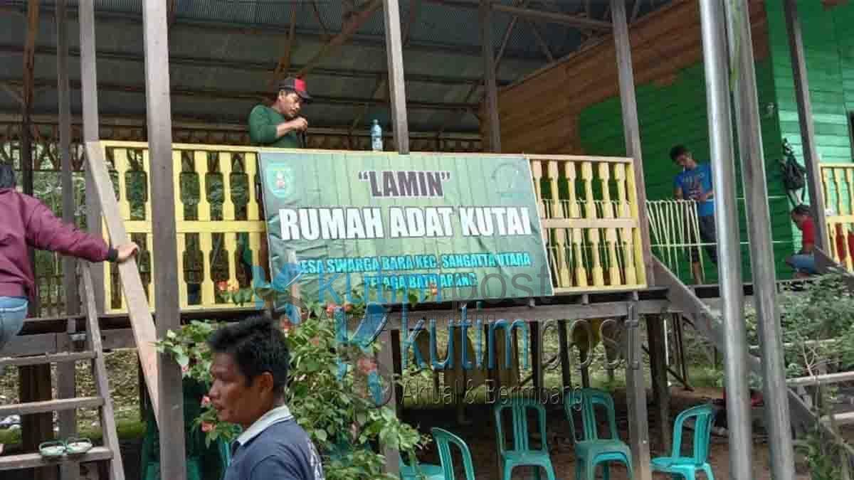 Persiapan Peresmian Lamin Rumah Adat Kutai Desa Swarga Bara Persiapan Peresmian Lamin Rumah Adat Kutai Desa Swarga Bara