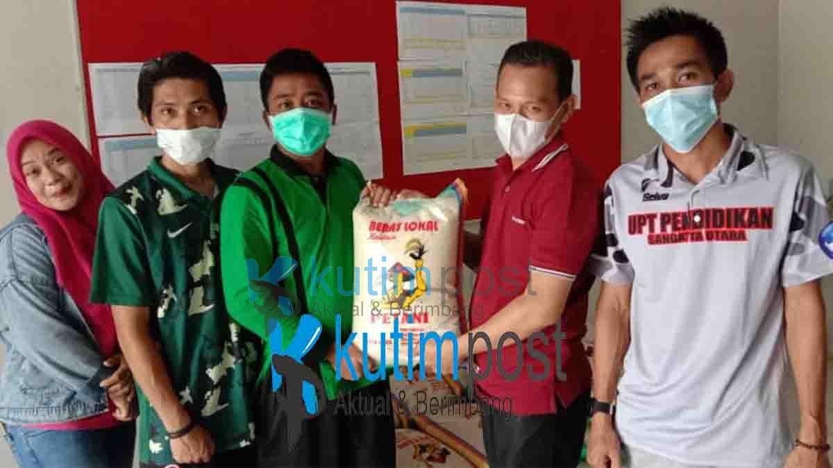 UPT Pendidikan Sangatta Utara Distribusikan Beras Lokal Ke ASN UPT Pendidikan Sangatta Utara Distribusikan Beras Lokal Ke ASN