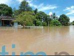 Banjir Jebak 7 Desa di Kecamatan Muara Wahau, Ratusan Rumah Terendam Banjir Jebak 7 Desa di Kecamatan Muara Wahau, Ratusan Rumah Terendam
