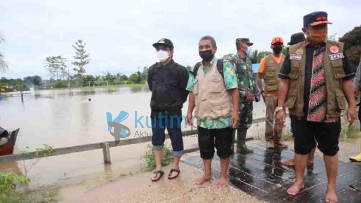 Pemkab Gunakan Dana Tanggap Darurat Untuk Bantuan Bencana Banjir di Kecamatan Pemkab Gunakan Dana Tanggap Darurat Untuk Bantuan Bencana Banjir di Kecamatan