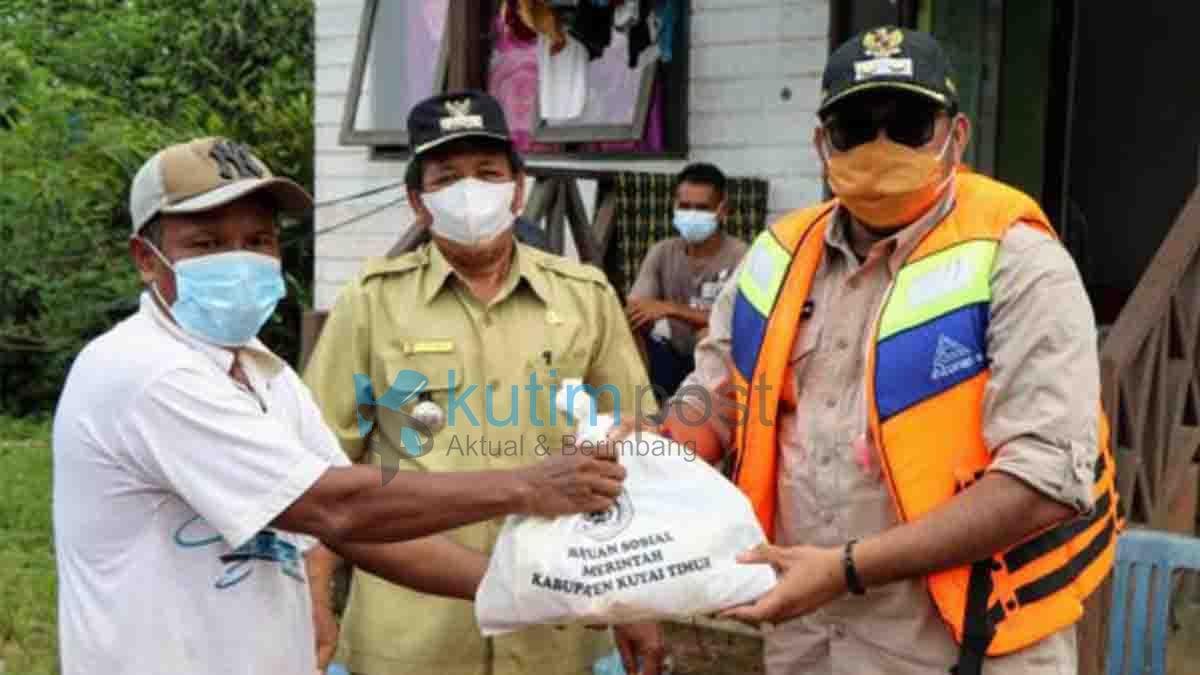 Wakil Bupati Kutim Di Dampingi Forkopimda Tinjau Lokasi Banjir Wakil Bupati Kutim Di Dampingi Forkopimda Tinjau Lokasi Banjir