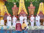 Bupati Hadiri Pernikahan Putra Yusuf Silambi Bupati Hadiri Pernikahan Putra Yusuf Silambi