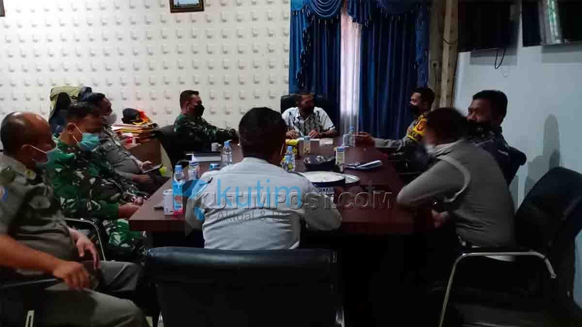 Rapat Teknis Satgas Pemberlakuan PPKM Level 4 Rapat Teknis Satgas Pemberlakuan PPKM Level 4