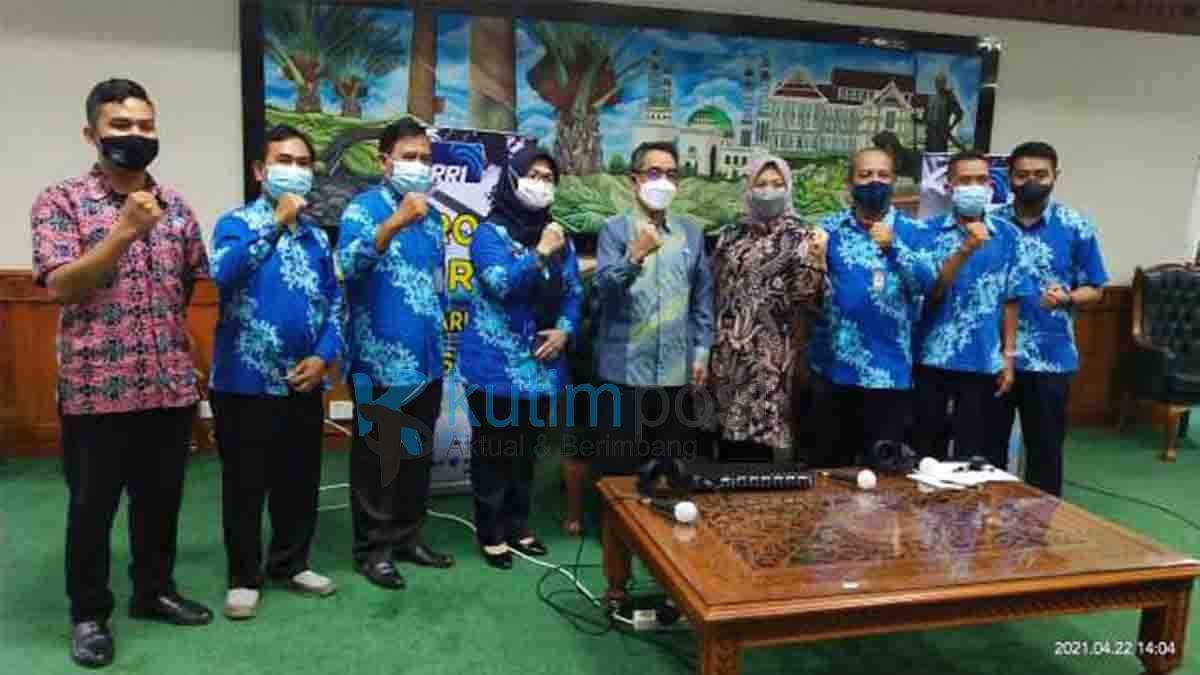 Bupati Kutim Menyapa Bersama RRI Samarinda Bupati Kutim Menyapa Bersama RRI Samarinda