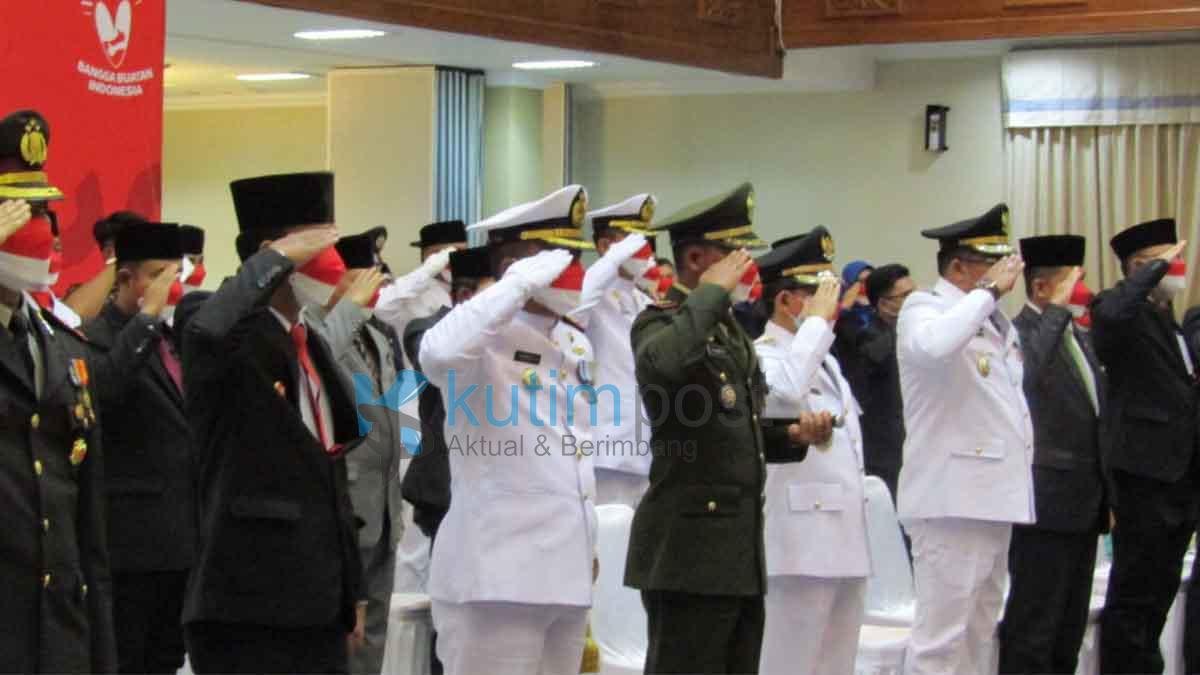 Penurunan Bendera di Istana Bupati Kutim Ikuti Secara Virtual