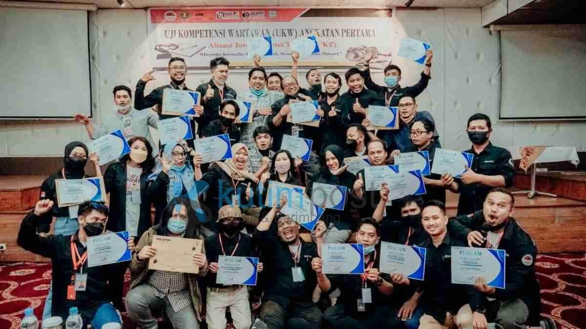 AJKT Sukses Mengadakan UKW Cetak 27 Jurnalis Kompeten AJKT Sukses Mengadakan UKW Cetak 27 Jurnalis Kompeten