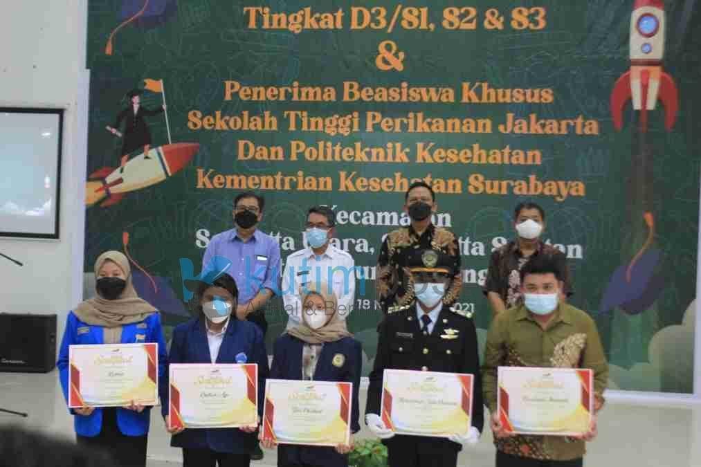 Bupati Berharap, Tahun Depan Beasiswa KPC Ditambah Bupati Berharap, Tahun Depan Beasiswa KPC Ditambah