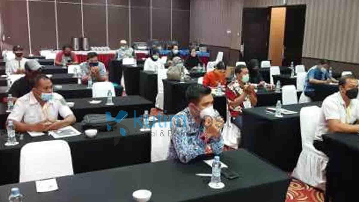 Disdik Kutim Gelar Bimtek Simaksiru Disdik Kutim Gelar Bimtek Simaksiru