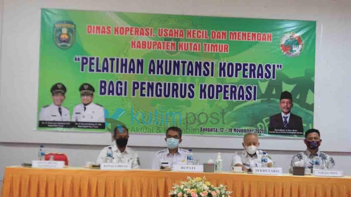 Diskop UKM Kutim Buka Pelatihan Akuntansi Bagi Pengurus Koperasi