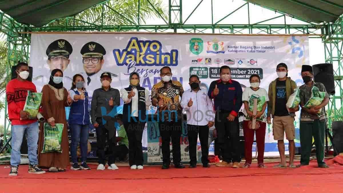 Kasmidi Tinjau Vaksinasi di Bengalon Kasmidi Tinjau Vaksinasi