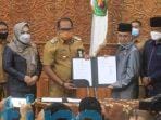 Penandatanganan 19 PROPEMPERDA Tahun 2022 Penandatanganan 19 PROPEMPERDA Tahun 2022