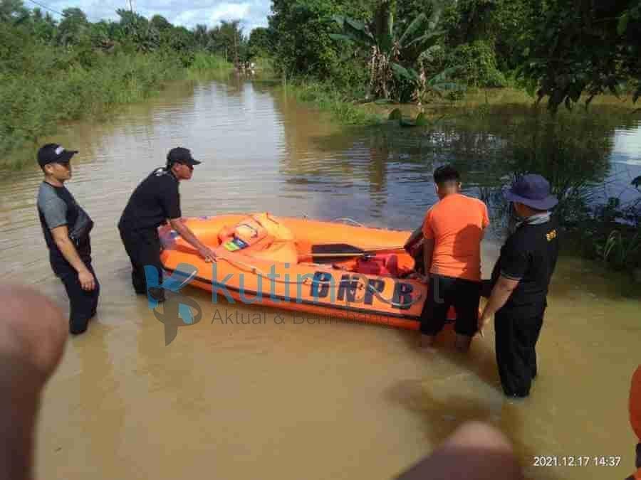 BPBD Kutim Terjunkan 5 Personil, Bantu Penanganan Banjir di Wahau dan Kongbeng