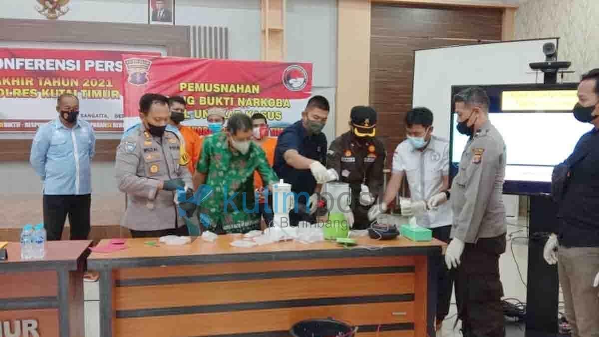 Polres Kutim Konferensi Pers Terkait Capaian Kinerja Selama Tahun 2021 Polres Kutim Konferensi Pers Terkait Capaian Kinerja Selama Tahun 2021