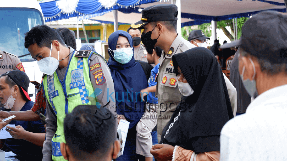 Kantor Bersama Samsat Kutim Berhasil Salurkan 723 Dosis Vaksin Kantor Bersama Samsat Kutim Berhasil Salurkan 723 Dosis Vaksin