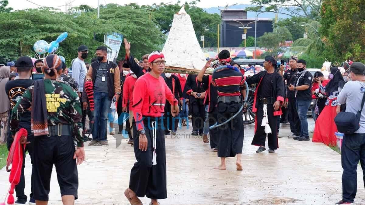 Paguyuban Joyoboyo Kediri Kutim, Sukses Adakan Kirab Budaya Paguyuban Joyoboyo Kediri Kutim, Sukses Adakan Kirab Budaya