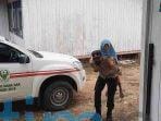 Program Si Jempol, Kapolsek Kongbeng Gendong Lansia Kapolsek Kongbeng Gendong