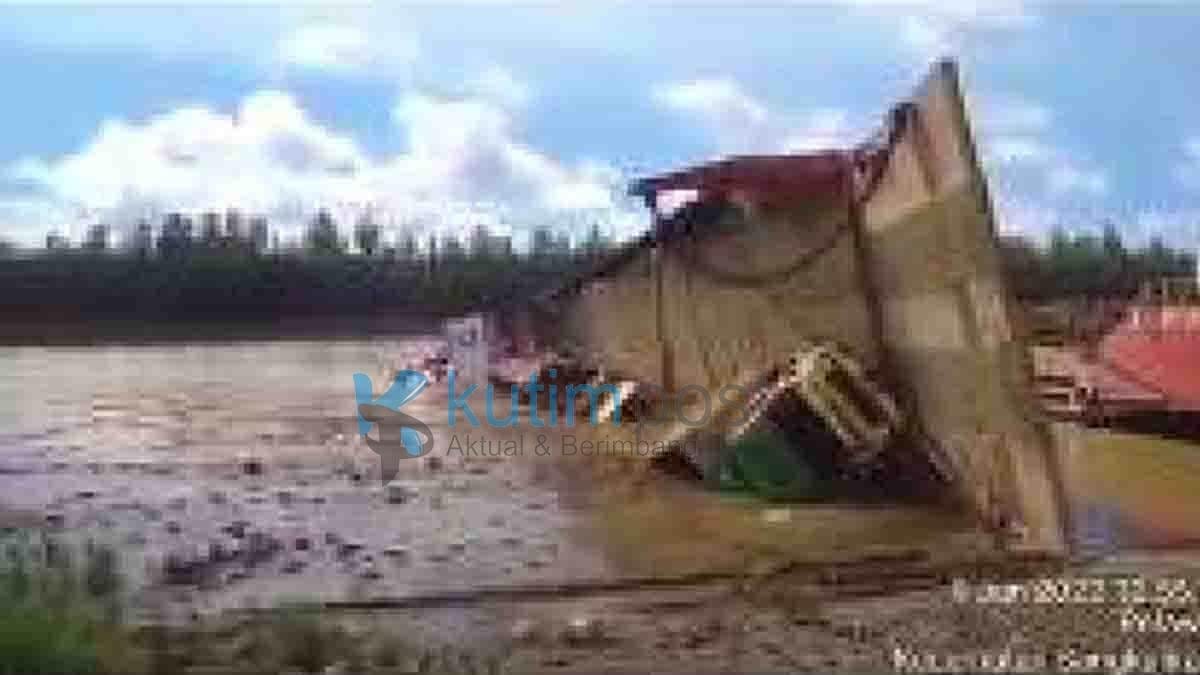 Video Detik-detik LCT Tenggelam di Sangkulirang Video Detik-detik LCT Tenggelam di Sangkulirang