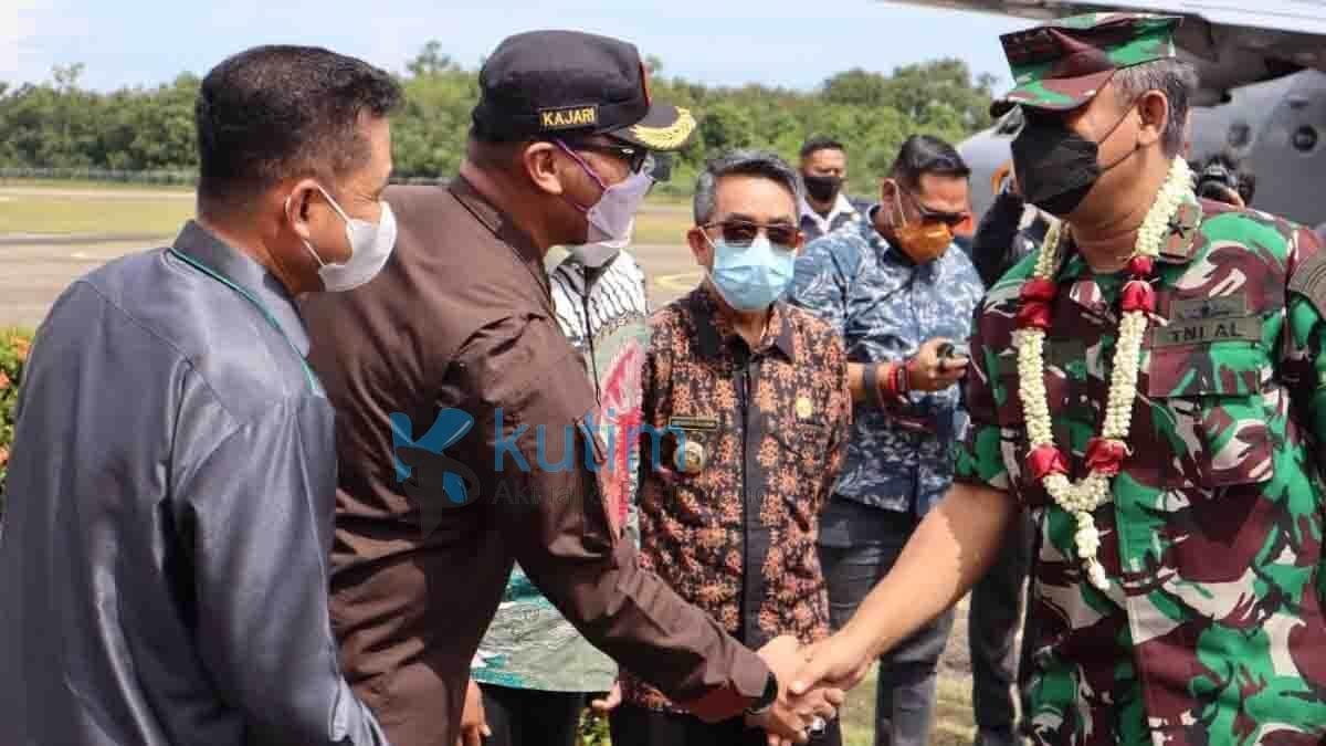 Wakapolres Sambut Danlantamal XIII Tarakan Wakapolres Sambut Danlantamal XIII Tarakan