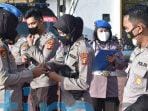 Tegakkan Disiplin, Propam Polres Kutim Rutin Periksa Kelengkapan Identitas Anggota Tegakkan Disiplin, Propam Polres Kutim Rutin Periksa Kelengkapan Identitas Anggota