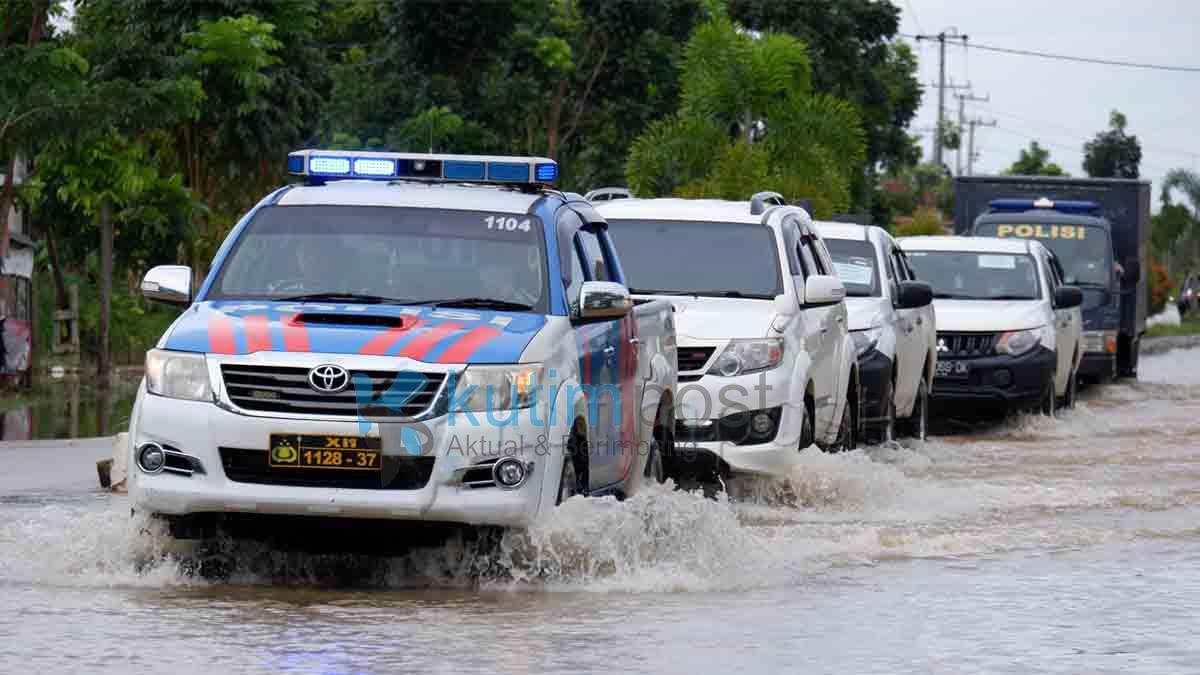 Bhayangkari Polres Kutim Turun Bantu Korban Banjir