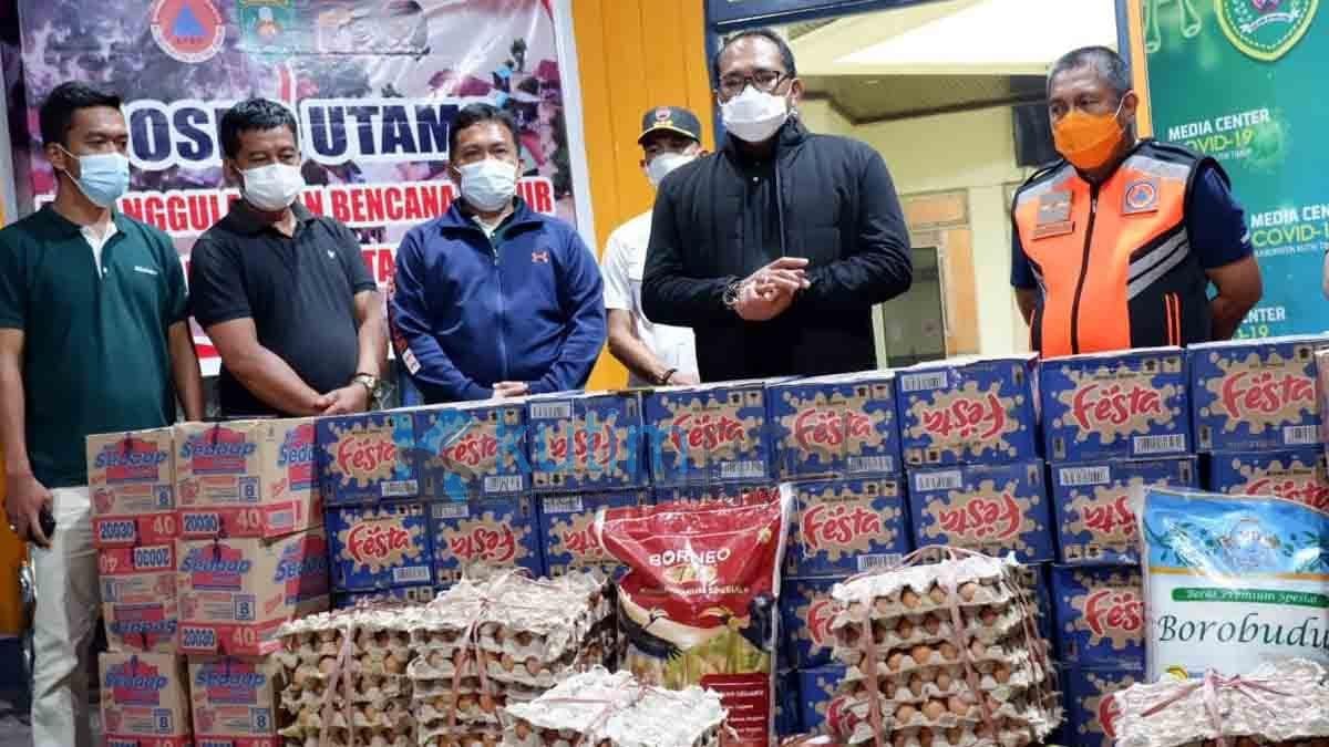 Wabup Kutim Terima Bantuan Sembako Untuk Korban Banjir Dari Astra Group Wabup Kutim Terima Bantuan Sembako Untuk Korban Banjir Dari Astra Group