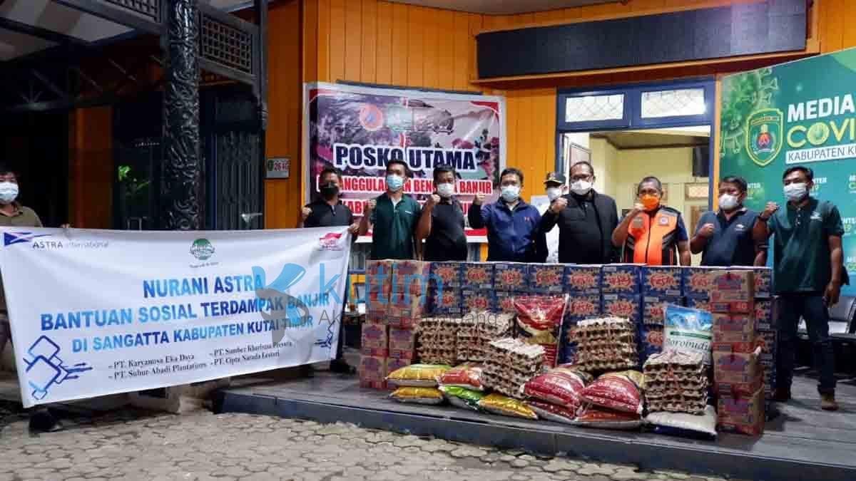 Wabup Kutim Terima Bantuan Sembako Untuk Korban Banjir Dari Astra Group