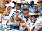 Demo Petani Sawit Teluk Pandan, Keluhkan Susahnya Penjualan ke Perusahaan Demo Petani Sawit Teluk Pandan, Keluhkan Susahnya Penjualan ke Perusahaan