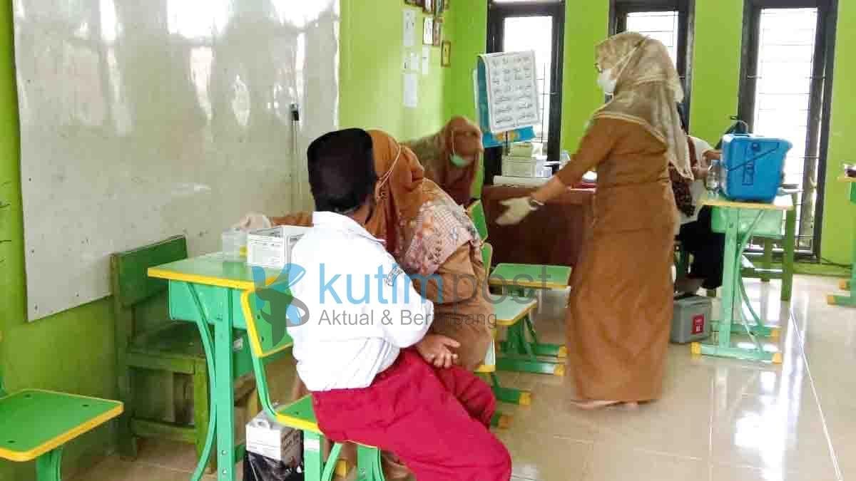MIN 1 Teluk Lingga Ikut Sukseskan Imunisasi BIAN MIN 1 Teluk Lingga Ikut Sukseskan Imunisasi BIAN