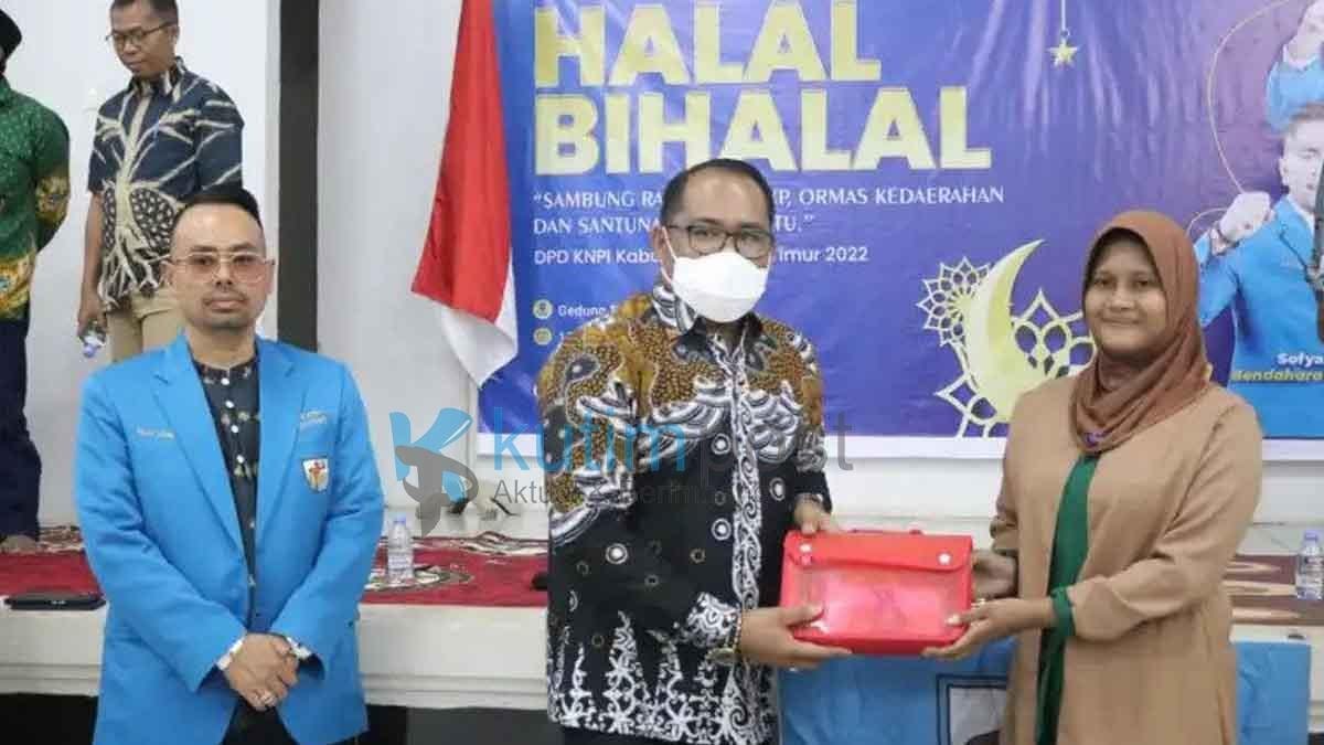 Wabup Kasmidi Bulang Hadiri Halal Bihalal KNPI Kutim Wabup Kasmidi Bulang Hadiri Halal Bihalal KNPI Kutim