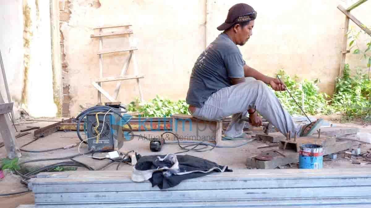 2 Tahun Sepi Kerjaan, Kini Bengkel Las Mulai Ramai Pesanan 2 Tahun Sepi Kerjaan, Kini Bengkel Las Mulai Ramai Pesanan
