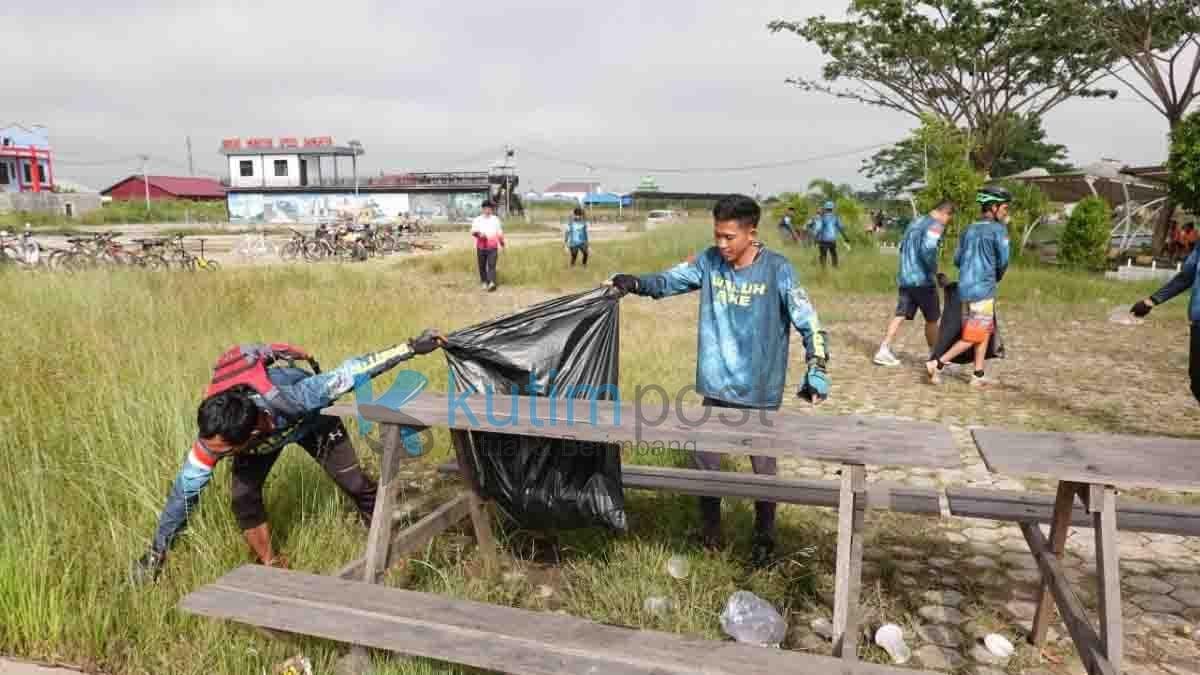 DLH Kutim Bersama PT KPC dan ISSI Kutim Adakan Kerja Bakti DLH Kutim Bersama PT KPC dan ISSI Kutim Adakan Kerja Bakti