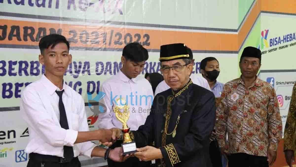 Hadiri Pelepasan Siswa SMK Muhammadiyah 1 Sangatta Utara, Ini Pesan Bupati Kutim