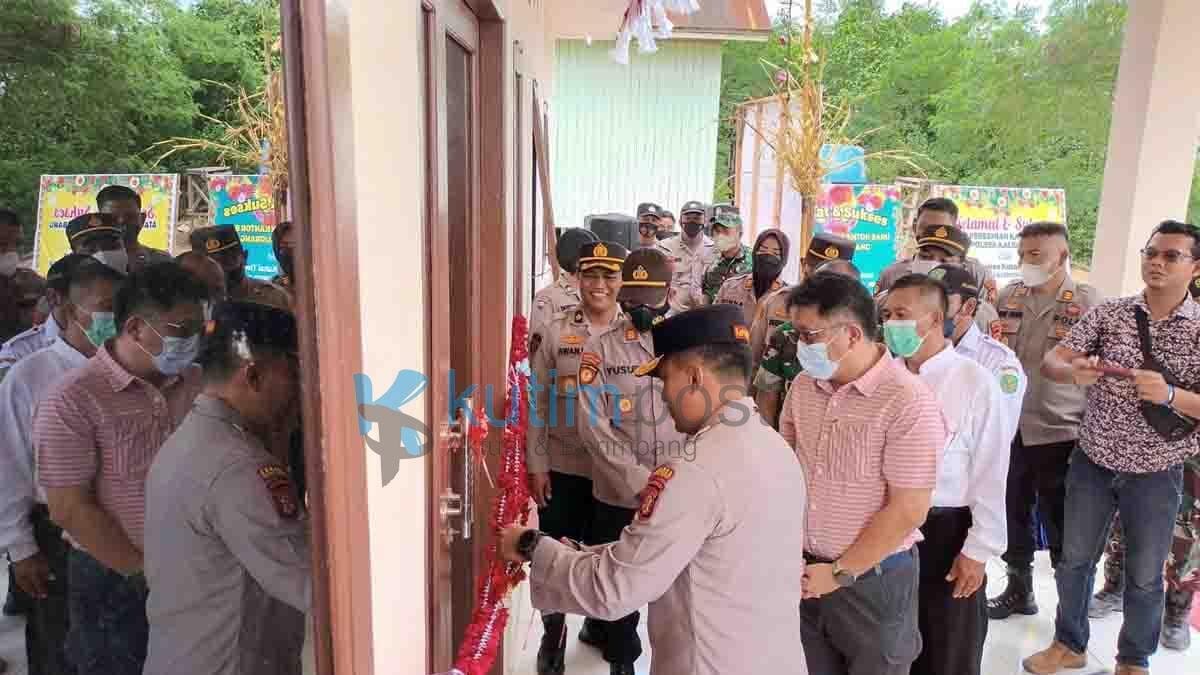 Kapolres Kutim Resmikan Kantor Baru Polsek Kaliorang Kapolres Kutim Resmikan Kantor Baru Polsek Kaliorang