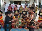 Kasmidi-Dukung-Jaranan-Borneo-Putro-Legowo-Ikuti-Parade-Barong-Pesisir-Kaltim.jpg