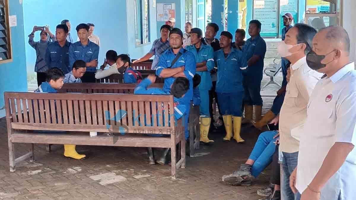 Perumdam Kutim Bekerja Sama Satresnarkoba Polres Kutim Adakan Sidak Tes Urine