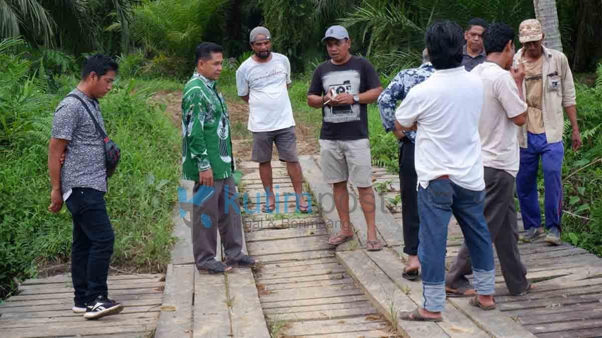 Keluhkan Jembatan Rusak, Joni