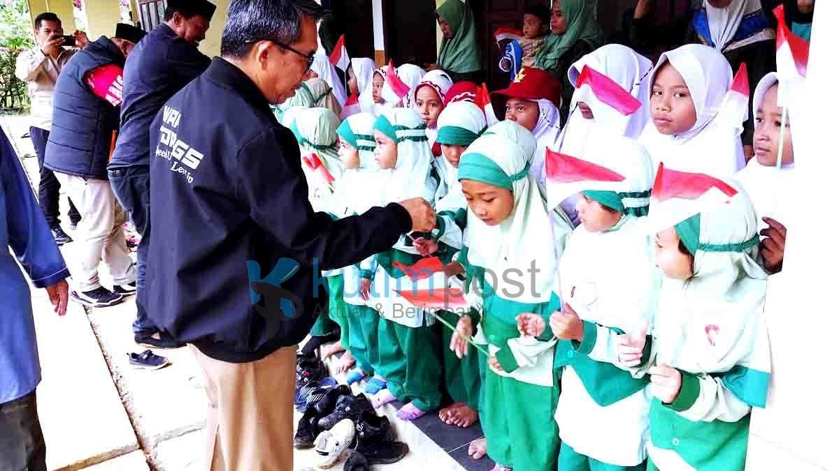 Bupati Kutim Berkunjung ke SDI Assalam Kaliorang Bupati Kutim Berkunjung ke SDI Assalam Kaliorang