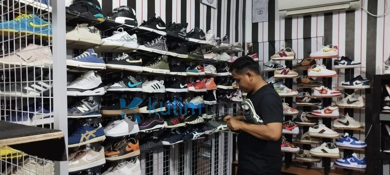 Cari Sepatu Second Di Sangatta Ke SSBS Aja