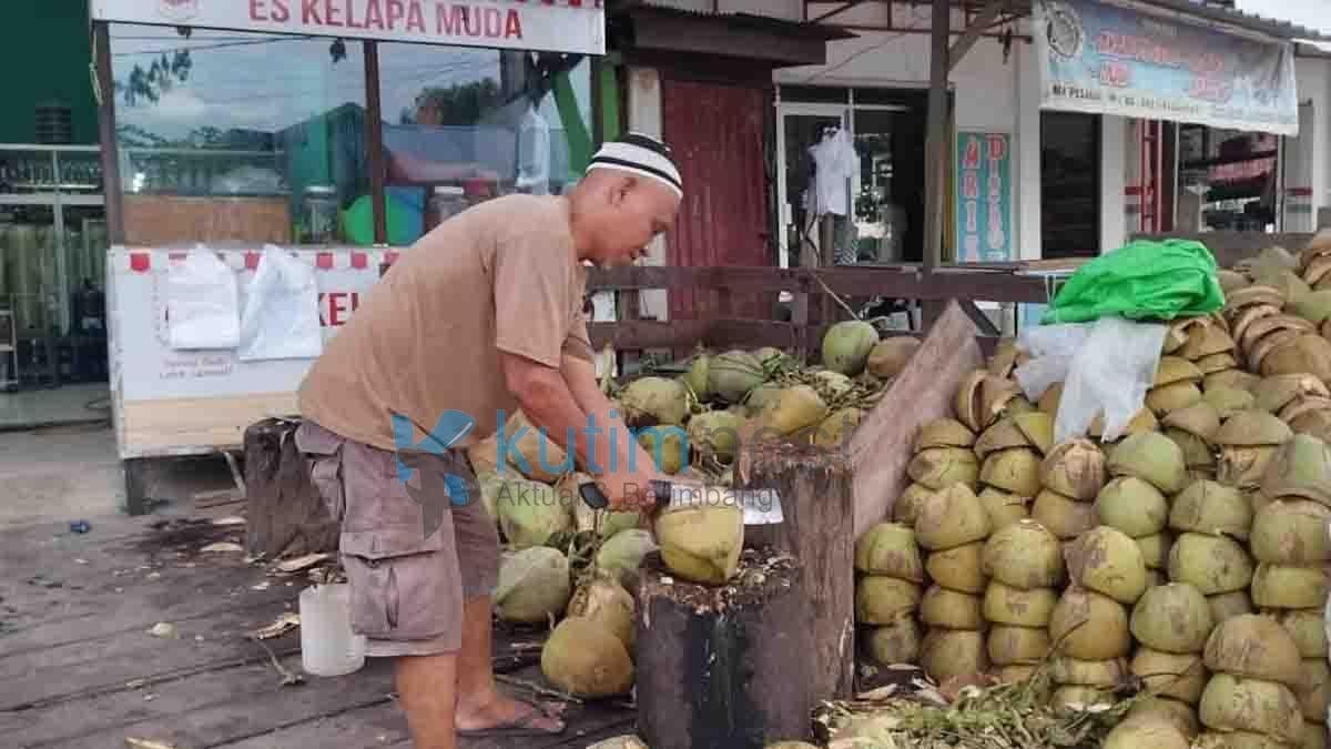 Es Kelapa Muda Favorit Untuk Berbuka Puasa Es Kelapa Muda Favorit Untuk Berbuka Puasa
