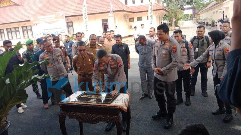 Sambut Kapolda Kaltim, Bupati Ardiansyah Beberkan Produk Koperasi dan UMKM Kutim Sudah Ada Masuk Pasar Global Sambut Kapolda Kaltim, Bupati Ardiansyah Beberkan Produk Koperasi dan UMKM Kutim Sudah Ada Masuk Pasar Global