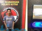 Tak Ingat Umur, Pria Paruh Baya di Sandaran Bermain Narkoba Tak Ingat Umur, Pria Paruh Baya di Sandaran Bermain Narkoba