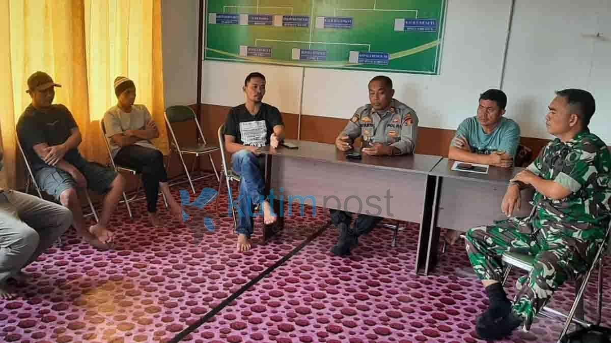 Kapolsek Rantau Pulung Hadiri Mediasi 10 Warga Terkait Hasil Plasma Dari PT KAN Kapolsek Rantau Pulung Hadiri Mediasi 10 Warga Terkait Hasil Plasma Dari PT KAN